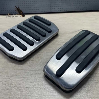 TeslaModel3Yブレーキ アクセル ペダルに適当ペダル21を改善したすべり止めスイッチ ペダルを休ませなさい